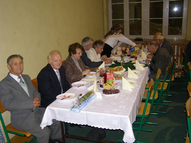 PA180098.JPG - W sali. Nasi Seniorzy.