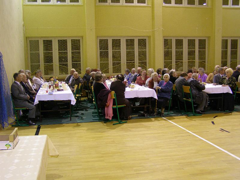 PA180157.JPG - W sali. Nasi Seniorzy.