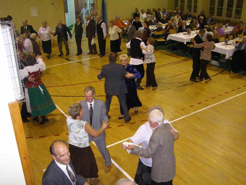 PA180254.JPG - W sali. Tańce i zabawa.