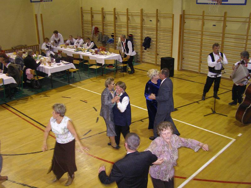 PA180279.JPG - W sali. Tańce i zabawa.