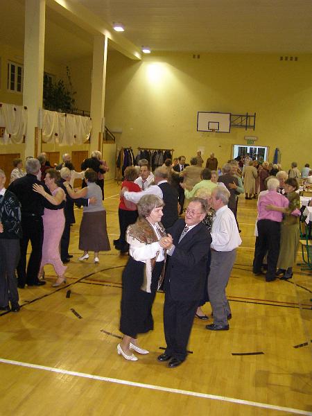 PA180364.JPG - W sali. Tańce i zabawa.