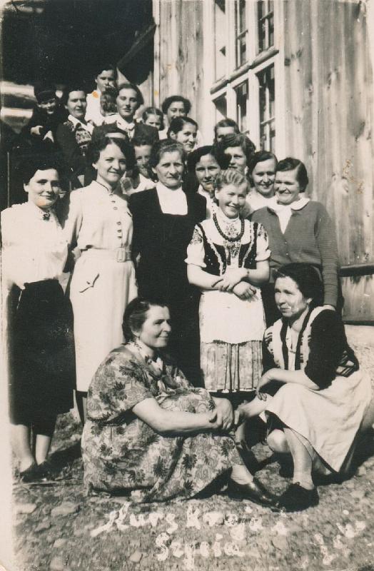 1956-2.jpg - 21 IV 1956. Kurs kroju i szycia w Domu Ludowym
