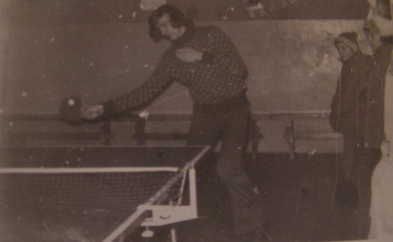 1978-1.jpg - Mecz tenisowy z Jaszczwią w 1978r. w Klubie. Anatol Brzana