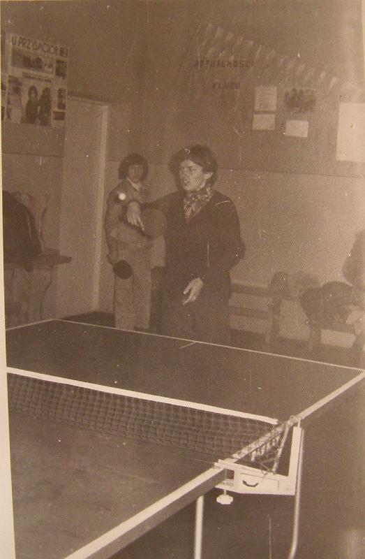 1978-5.jpg - Mecz tenisowy z Jaszczwią w 1978r. w Klubie. Zofia Urban