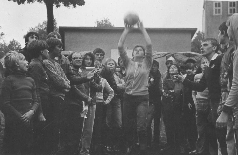 1983-6.jpg - Turniej wsi w Nowym Żmigrodzie