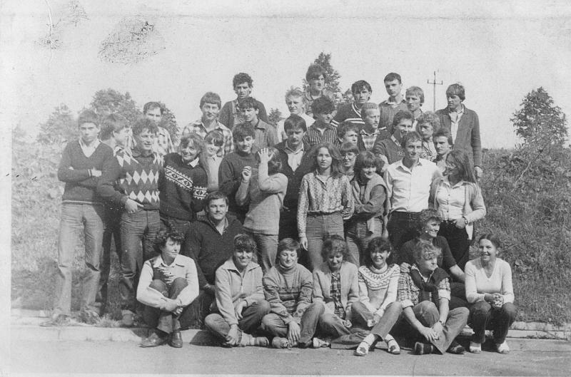 1985-1.jpg - Kwiat Klubowej młodzieży lat 80.