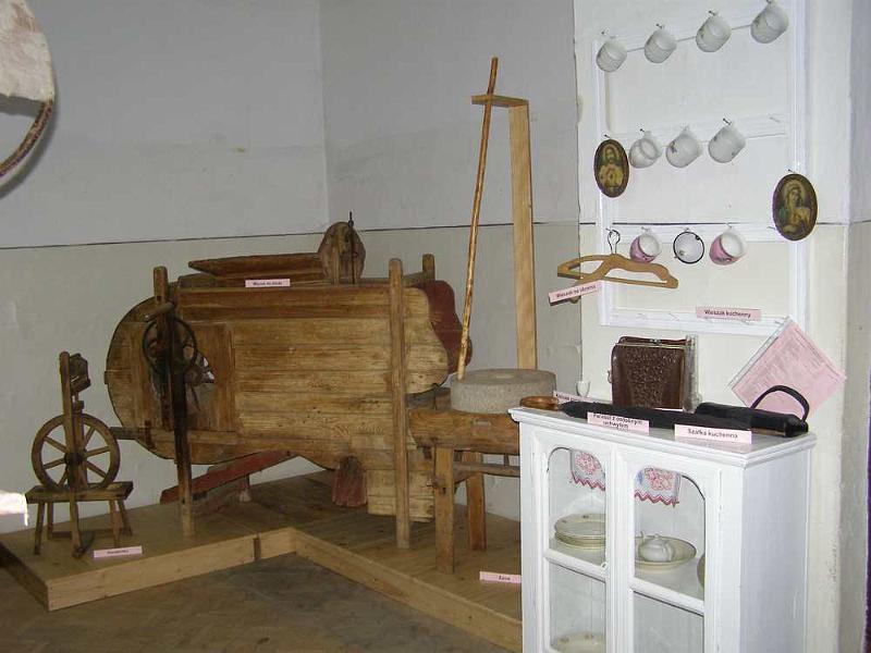 2006-55.jpg - Muzeum - Izba Pamięci Łęk Dukielskich - efekt końcowy w roku 2006