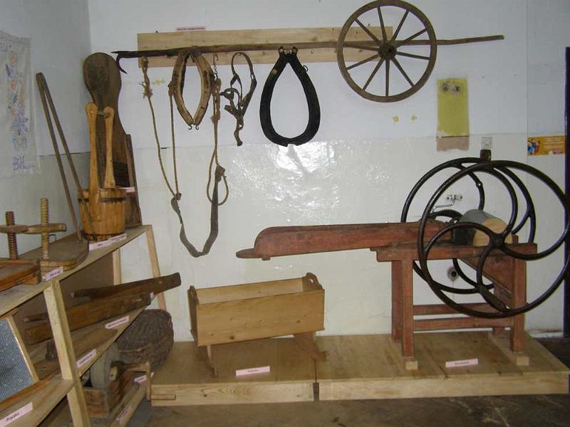 2006-57.jpg - Muzeum - Izba Pamięci Łęk Dukielskich - efekt końcowy w roku 2006