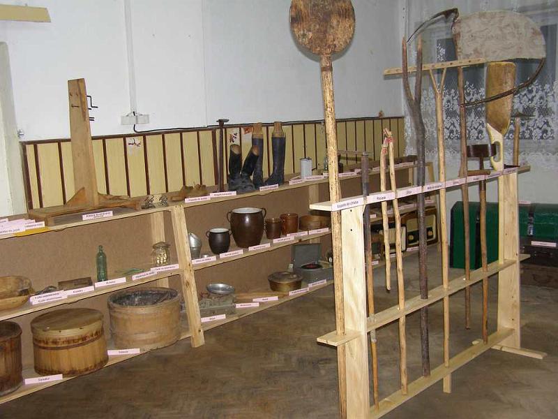 2006-60.jpg - Muzeum - Izba Pamięci Łęk Dukielskich - efekt końcowy w roku 2006