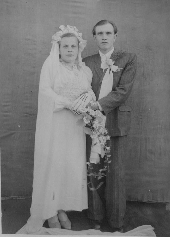 1948-1.jpg - Ślub Michaliny Zajchowskiej z Michałem Kołaczem w roku 1948
