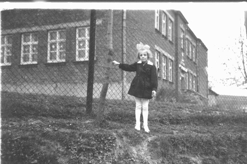 1964-6a.jpg - Rok 1964. Przedszkole w budynku szkoły