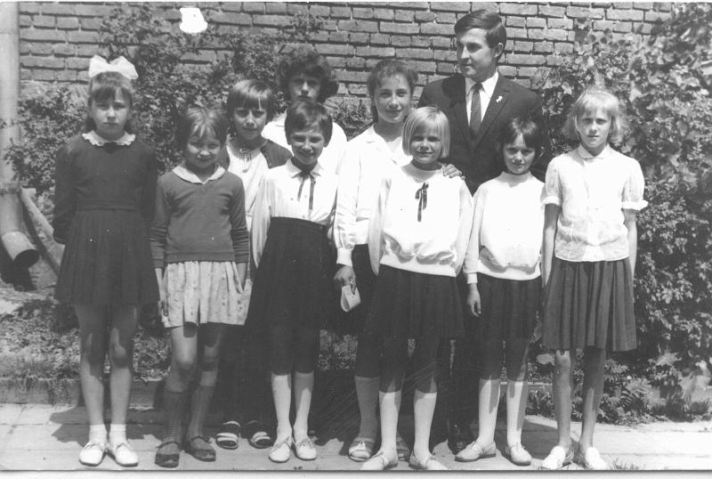 1967-1.jpg - Rok 1967. Klasa V rocznika 1955 z p. Mikulskim
