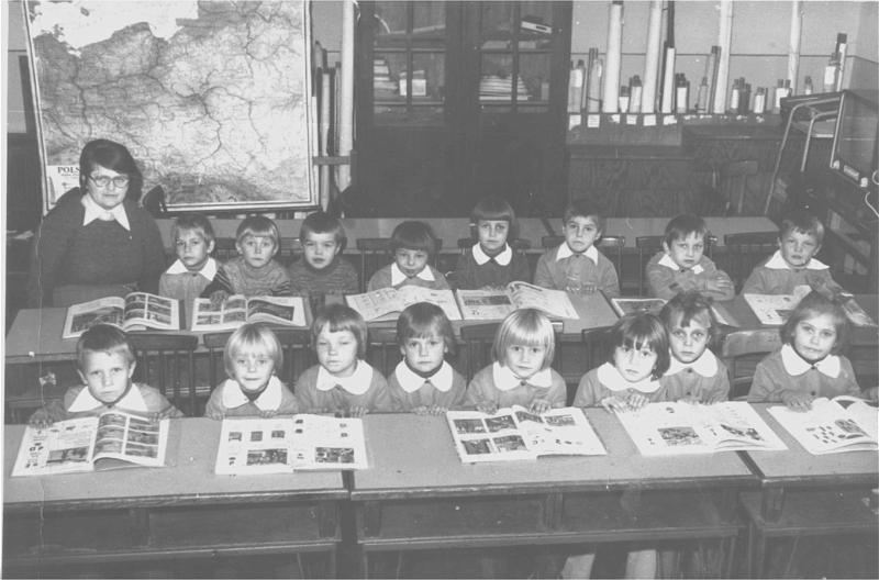 1980-1.jpg - Rok 1980. Klasa I z wych E.Rymek