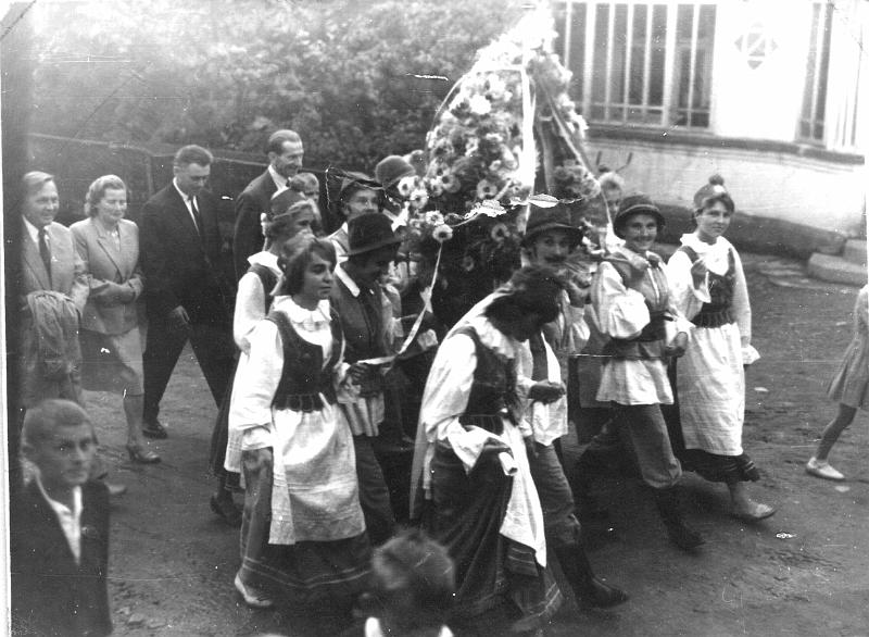 1963-1.jpg - Dożynki wiejskie 1963r.