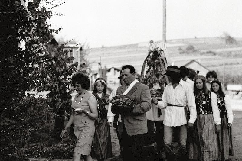 1974-7.jpg - Dożynki wiejskie w roku 1974
