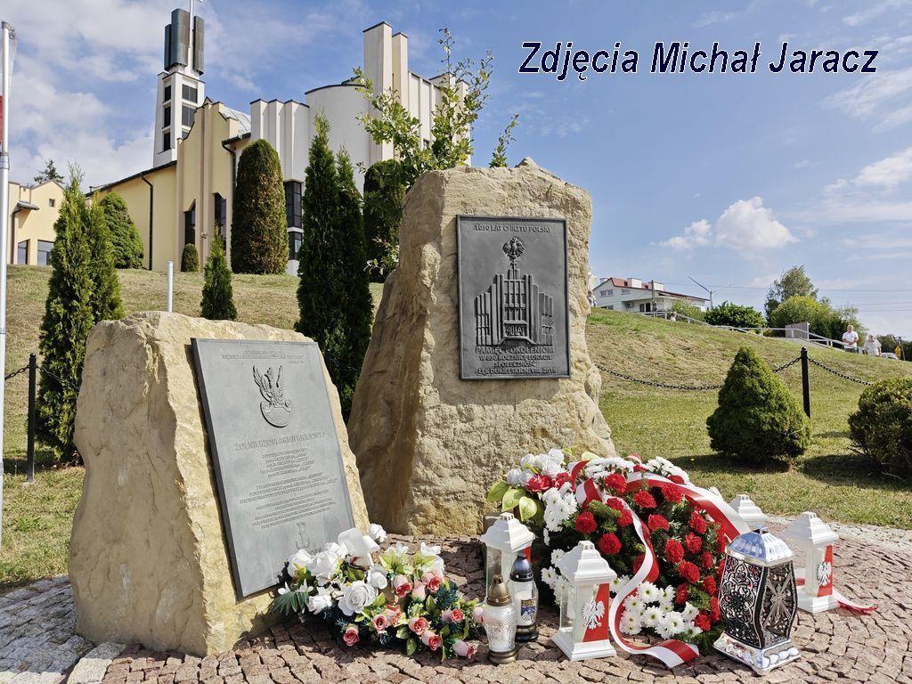 Pomnik1.jpg